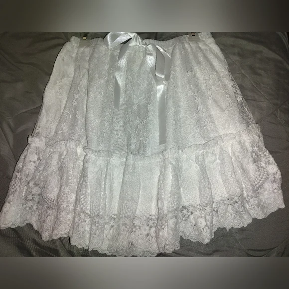 White Floral Lace Ruffle Skirt - Picture 6 of 8